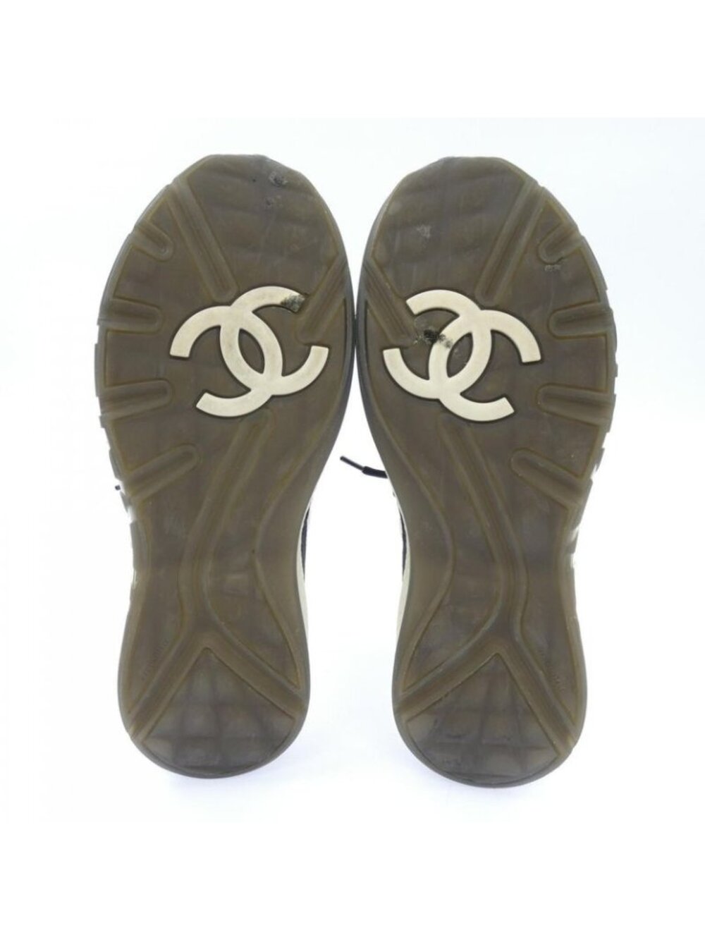 Chanel Sneakers Yellow - Picture 4 of 6